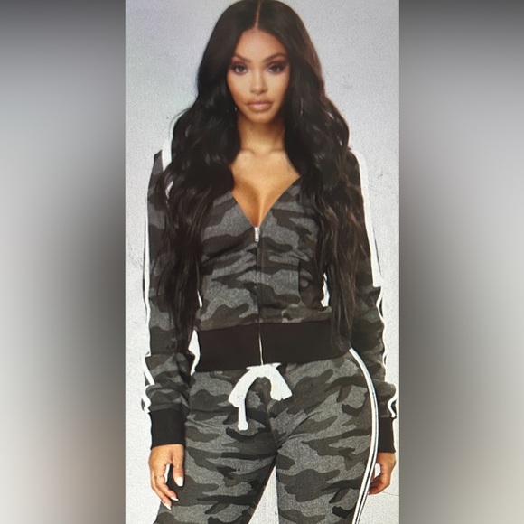 Fashion Nova Tops - Camo zip-up hoodie